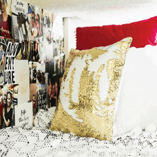 INEXPENSIVE PLACES TO GET DORM DECORATIONS