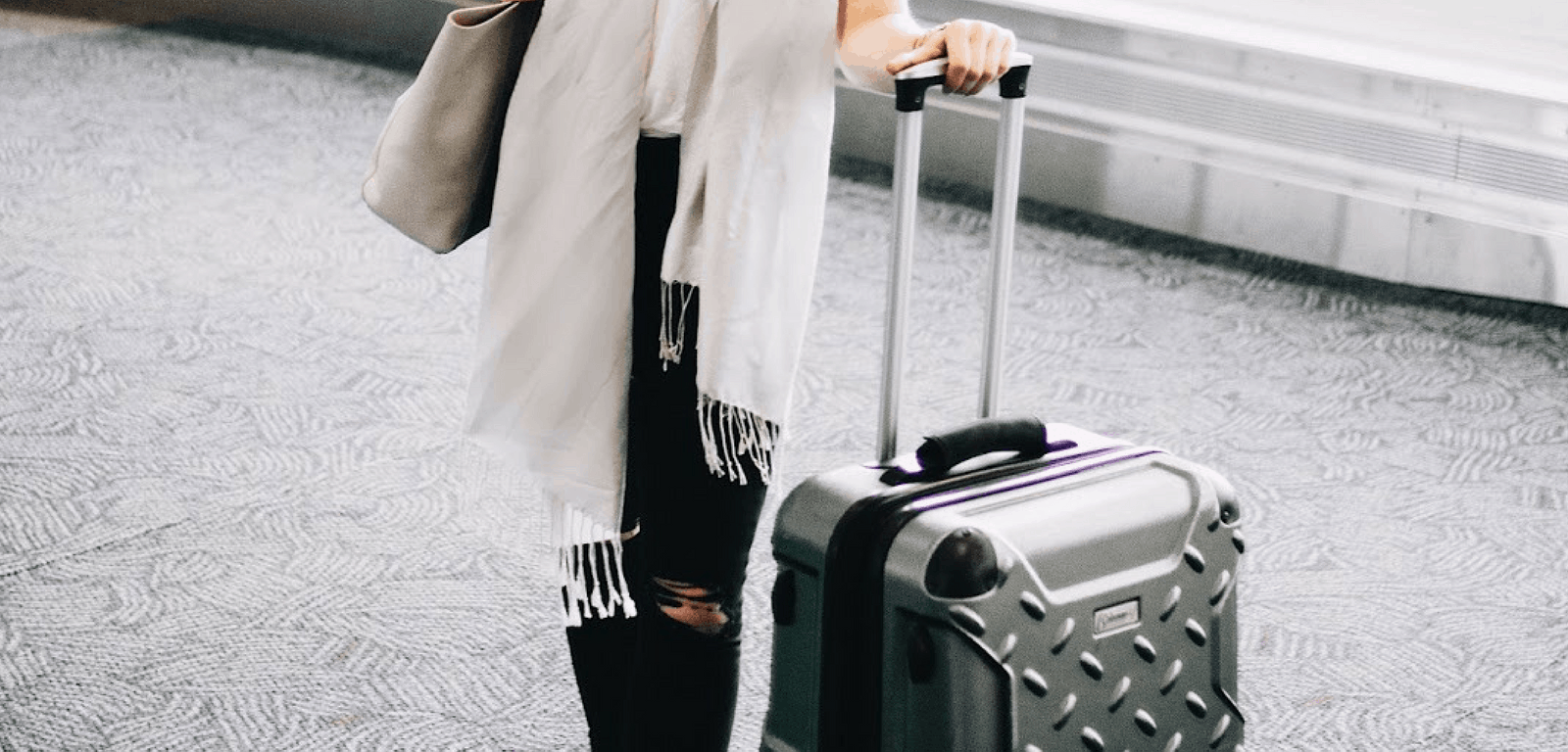 6 AIRPORT TIPS THAT WILL CHANGE HOW YOU TRAVEL + AN OUTFIT - By Sophia Lee