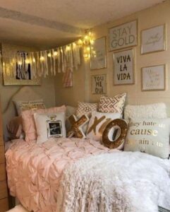 Dorm Room Wall Decor | 9 Genius Ways To Decorate Your Dorm Room Walls ...