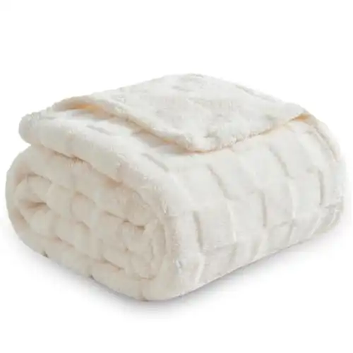 NEWCOSPLAY Super Soft Throw Blanket Ivory Premium Silky Flannel Fleece 3D Checkered Lightweight Bed Blanket All Season Use (Ivory Checkered, Throw(50"x70"))