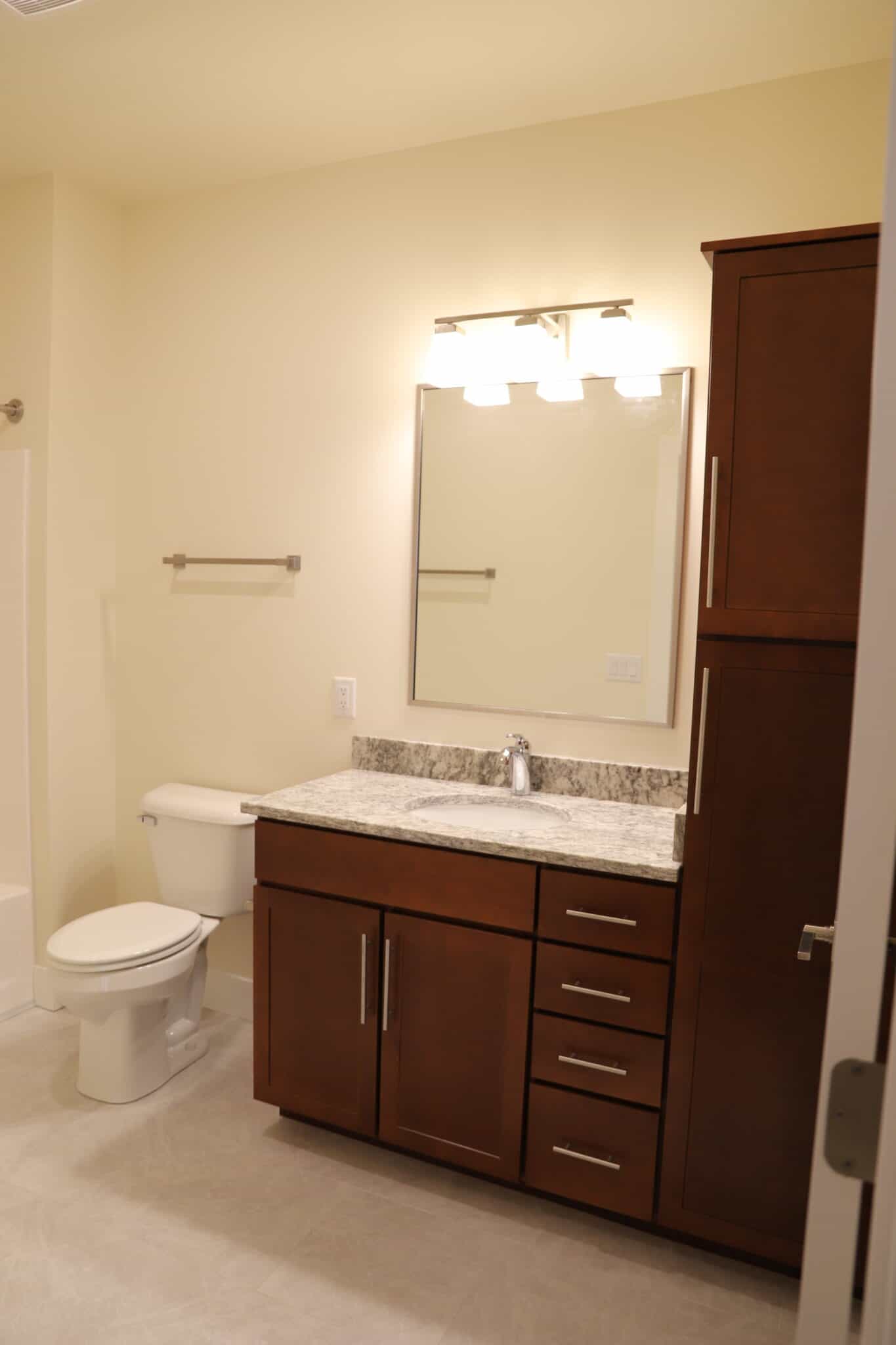 My Apartment Bathroom Tour | Easy & Inexpensive Apartment Bathroom ...