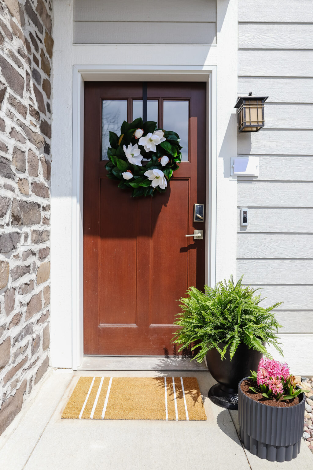 My Apartment Summer Front Door Decor - By Sophia Lee