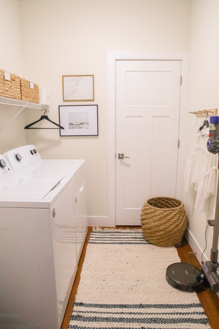 Apartment Laundry Room Makeover (and free laundry room art!)