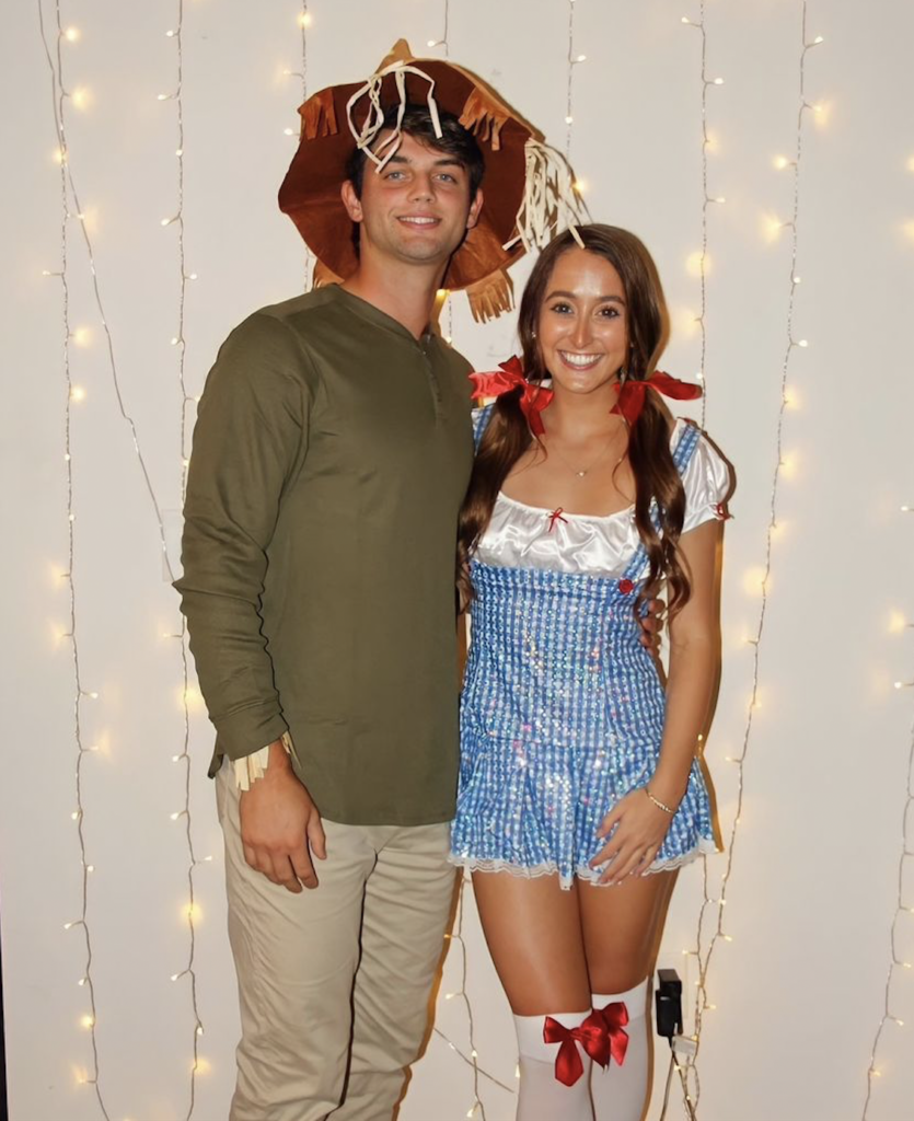 Couple Halloween Costume Ideas 32 Easy Couple Costumes To Copy That Are Perfect For The College 4969