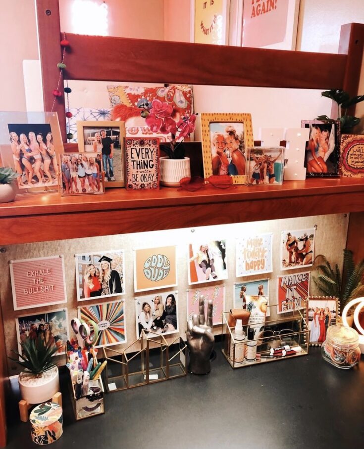 19 Aesthetic Desk Decor Ideas That’ll Make You Actually Want To Work ...