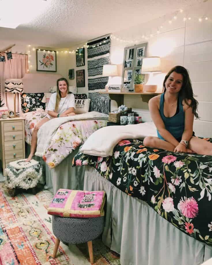 14 Insanely Cute Dorm Headboard Ideas That Will Make Your Dorm Look WAY ...