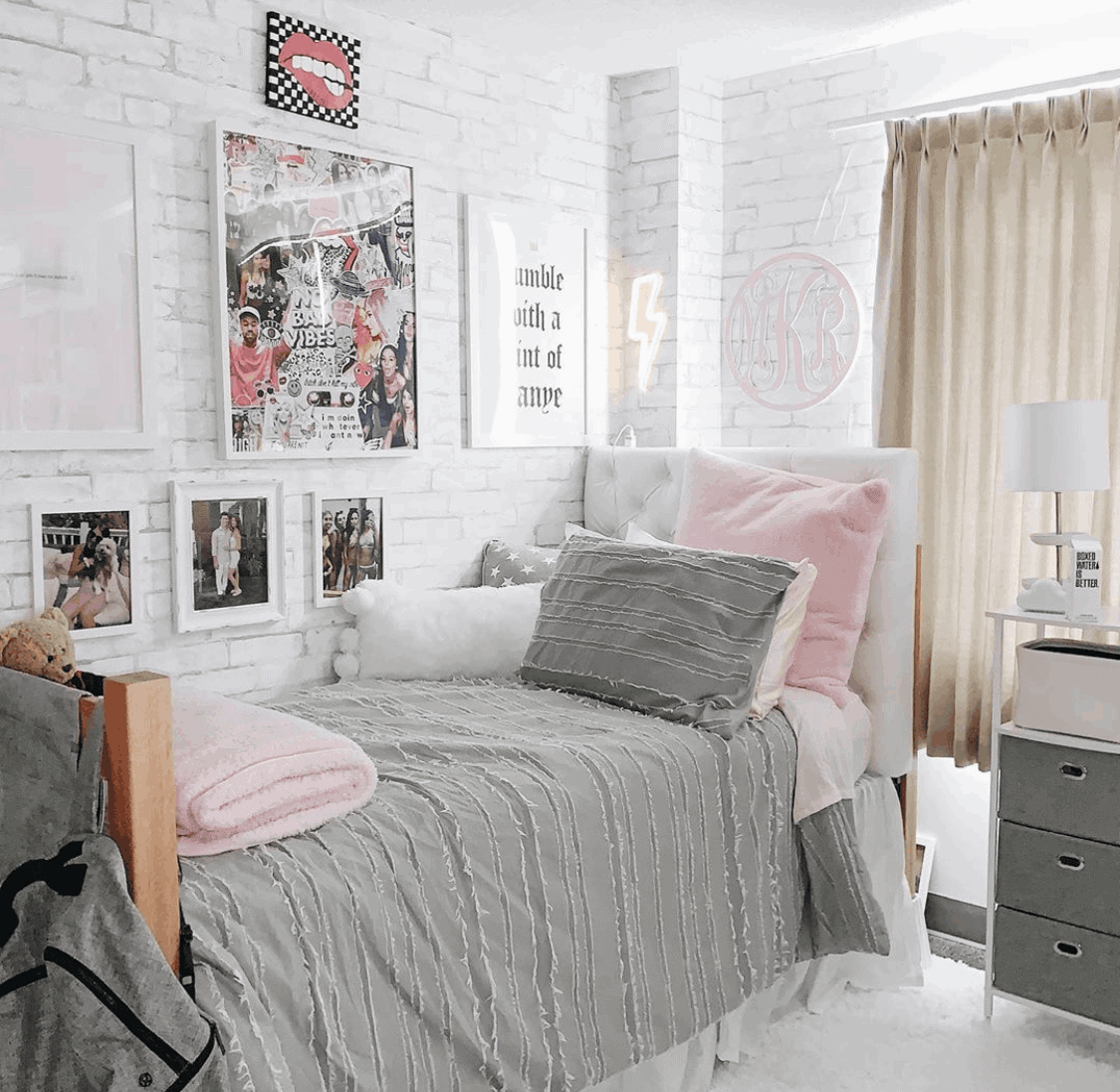 14 Insanely Cute Dorm Headboard Ideas, Light Pink Dorm Headboard