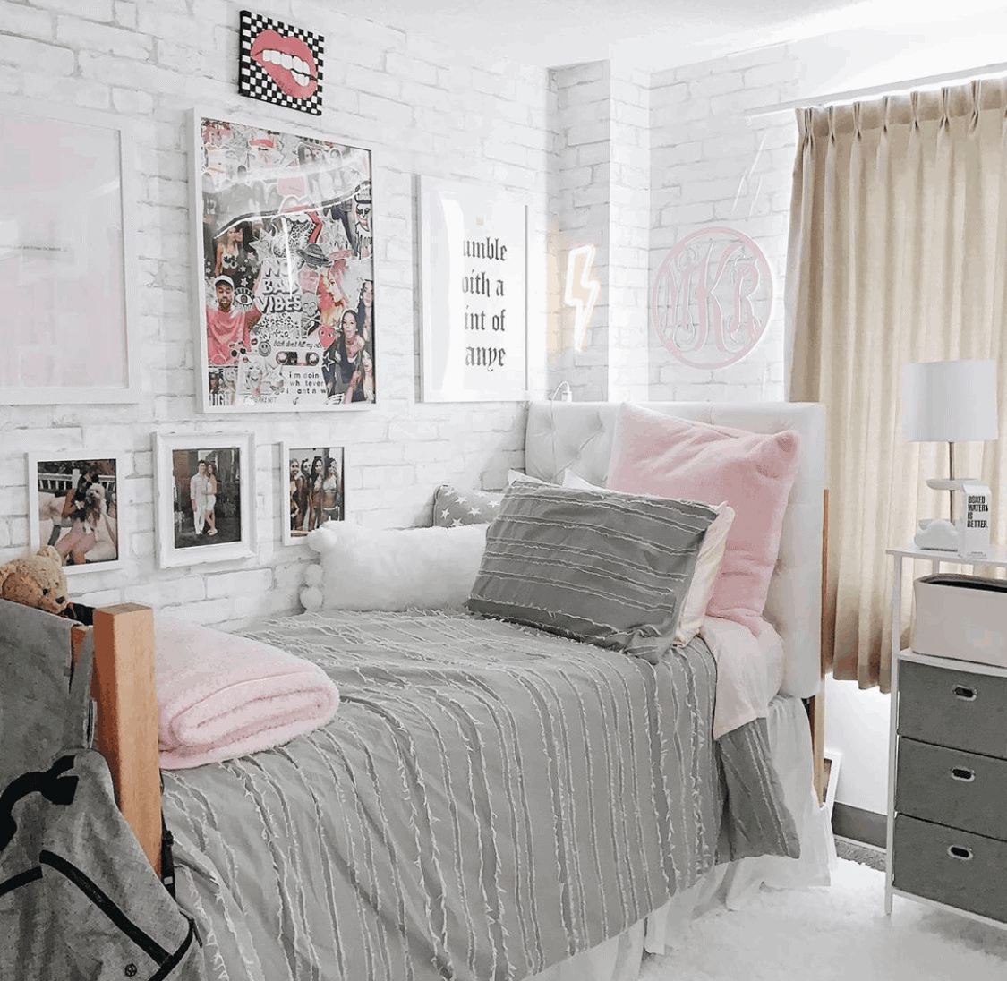 14 Mga Ideya Sa Dorm Headboard Nga Makapanindot Sa Imong Katre