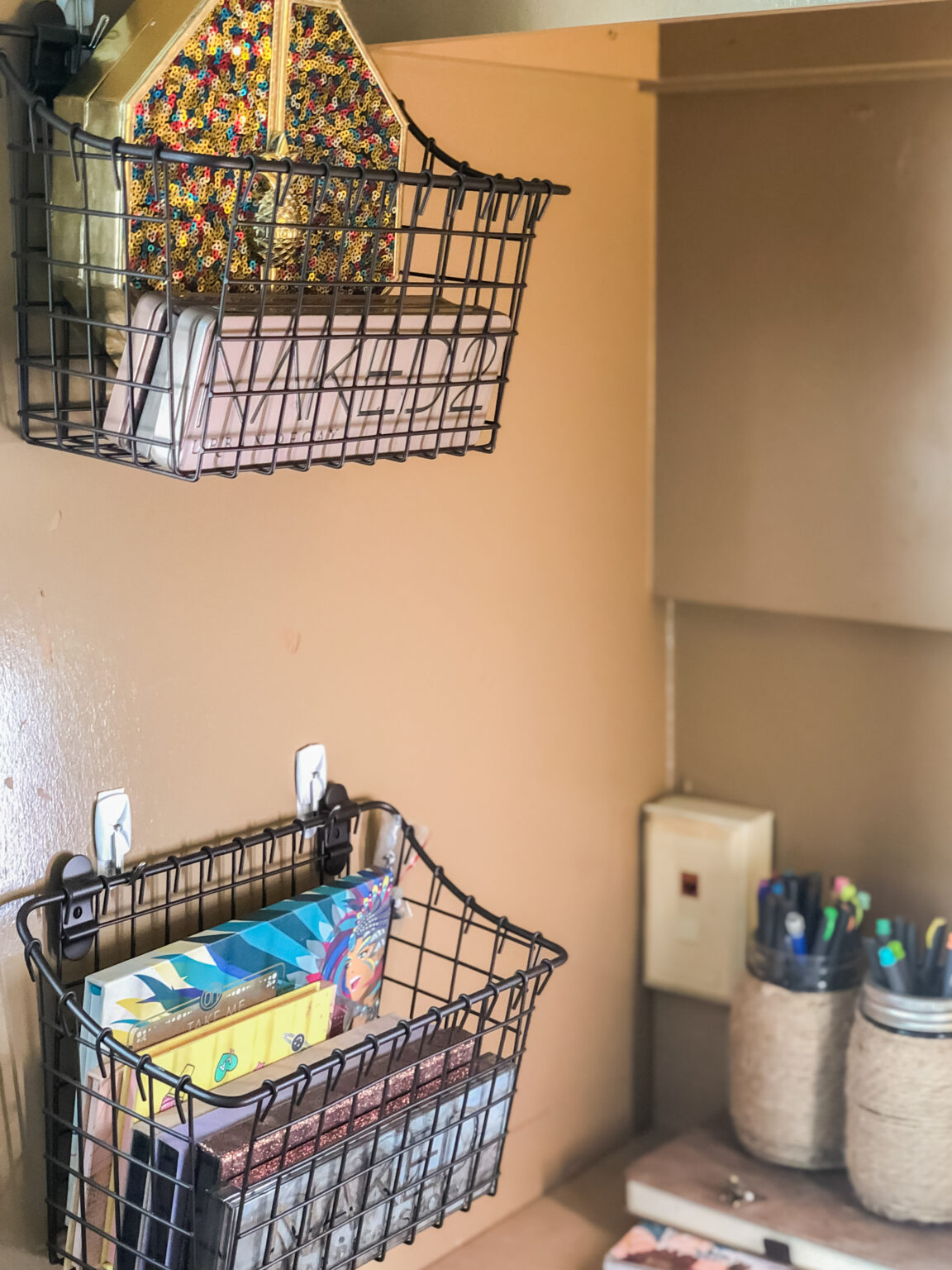 34 Best Dorm Room Organization Ideas All Freshman Should Know - By Sophia Lee