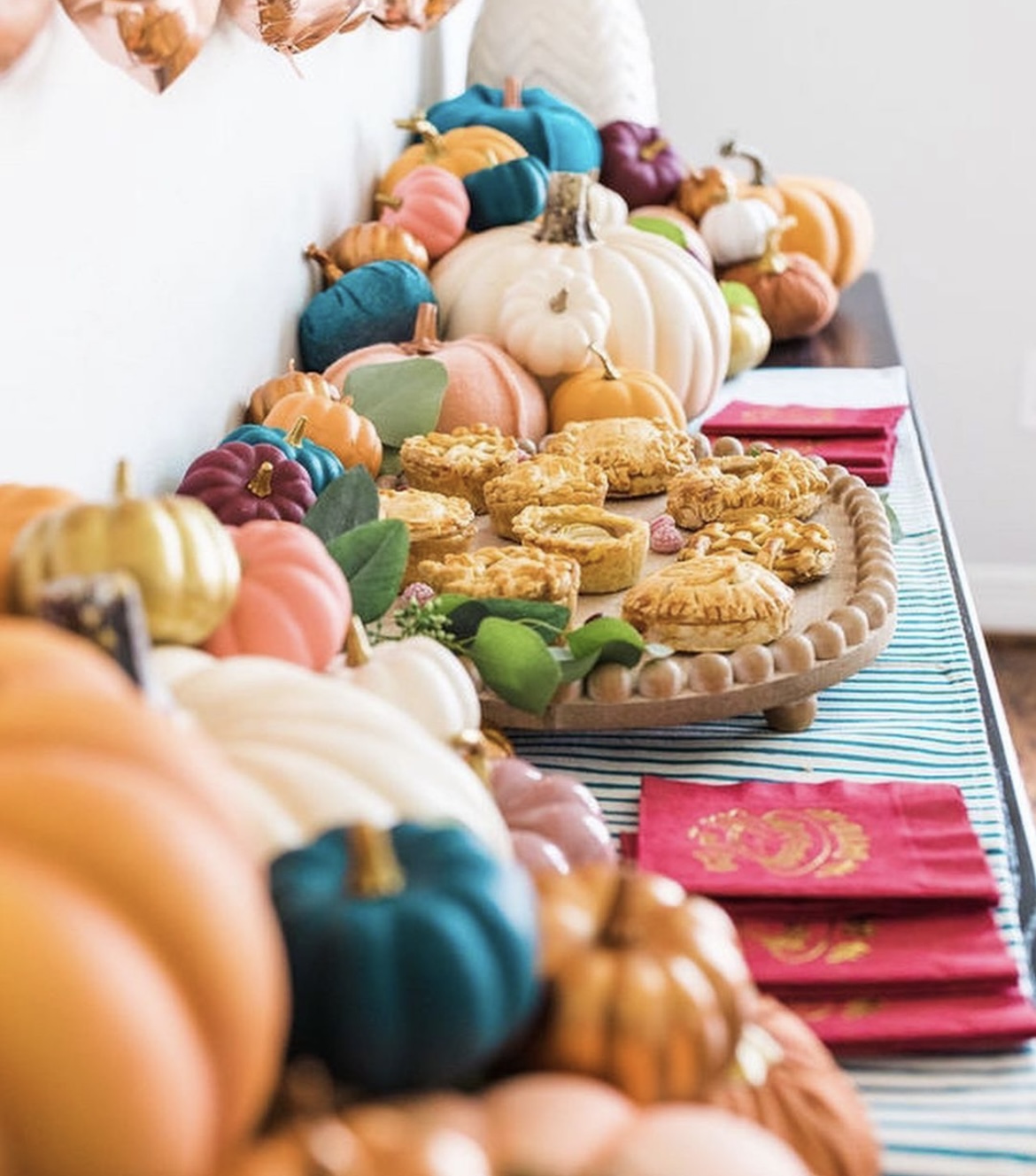 How to host Friendsgiving at home: Decorations, invitations and more