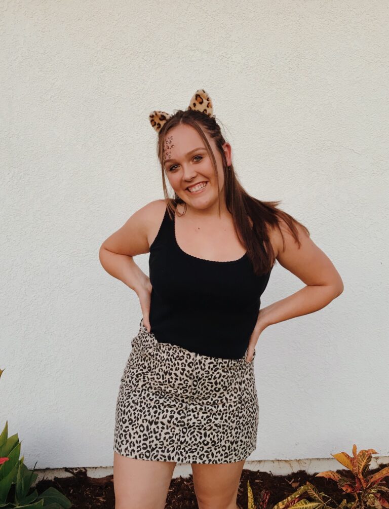 31 Easy Costumes With Normal Clothes You Can Put Together LastMinute