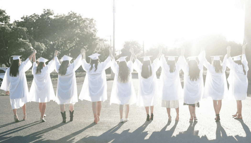 27 Inexpensive High School Graduation Gift Ideas Grads Will Love