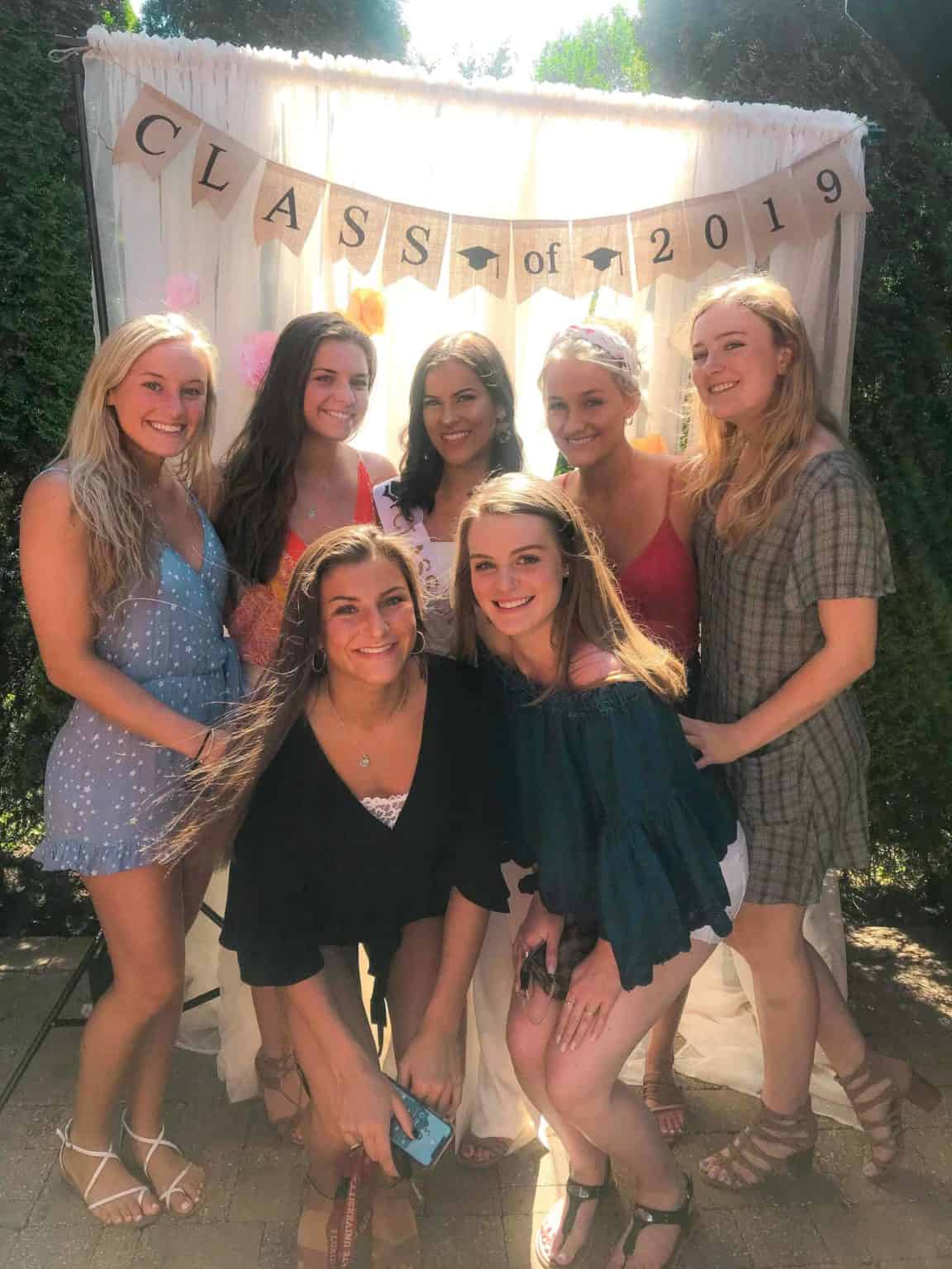 what to wear for your graduation party