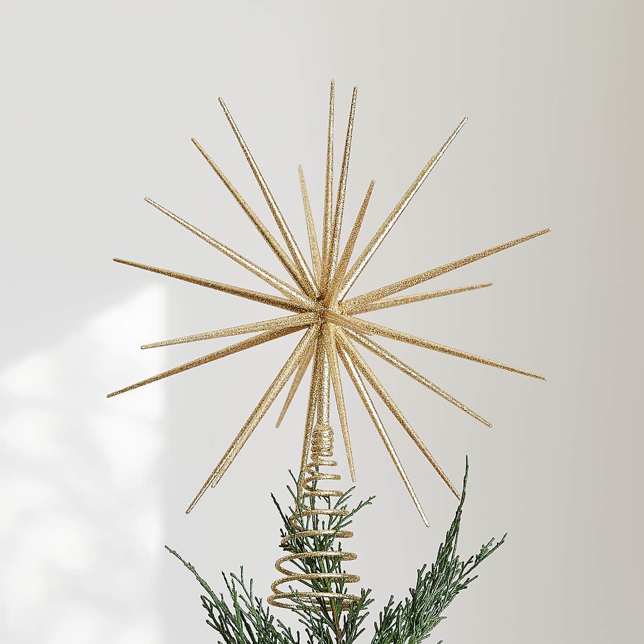 how to decorate a christmas tree with mesh