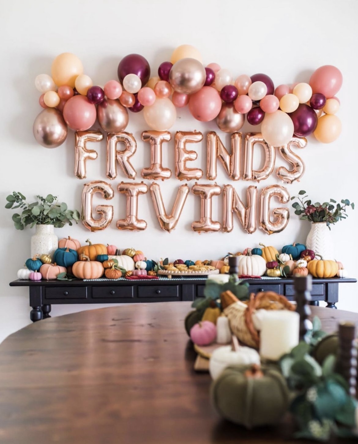 how to host a good friendsgiving