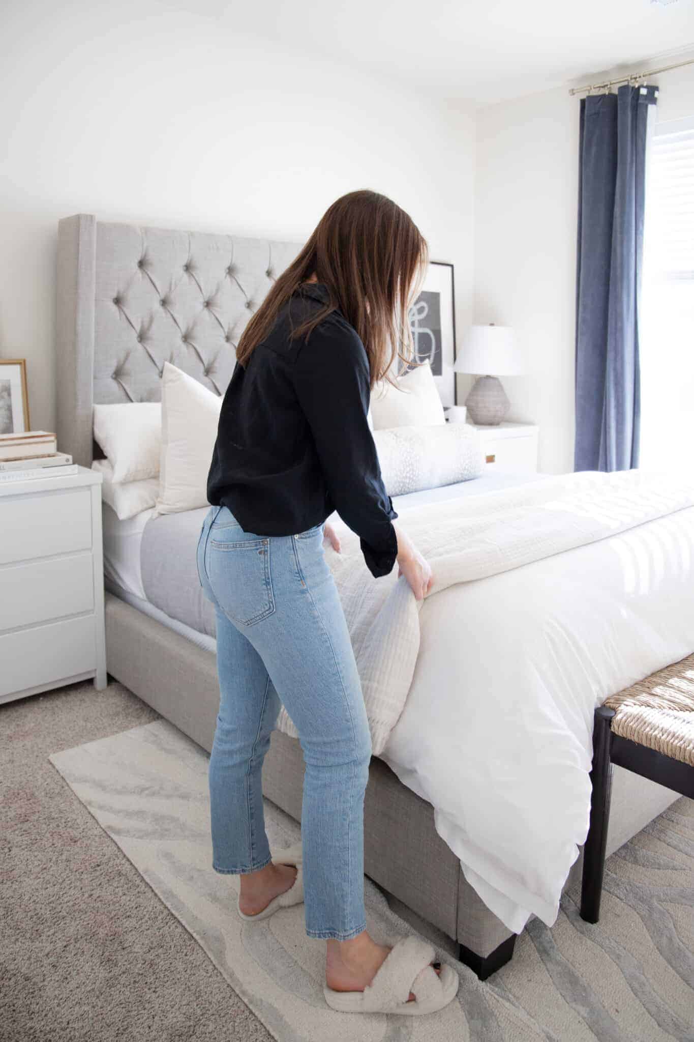 A StepbyStep Guide on How To Make Your Bed Look Expensive (like WAY