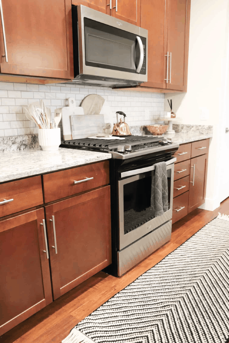 KITCHEN DECORATING IDEAS | How To Style Your Kitchen Stove