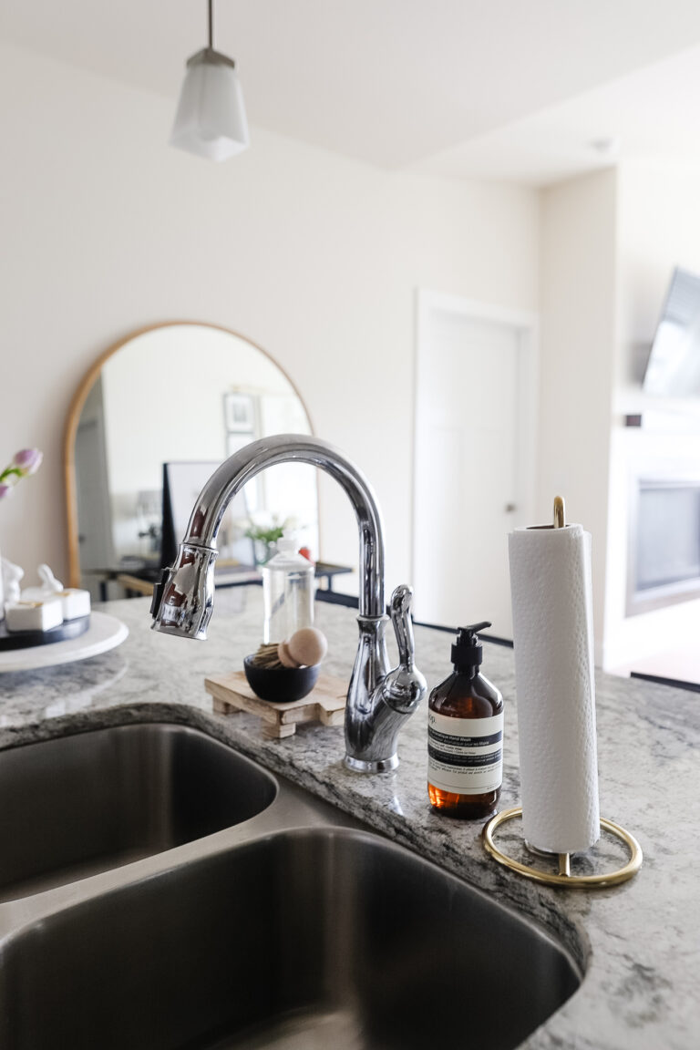 Kitchen Sink Styling | Our Top Tips For Insanely Cute Kitchen Sink Decor