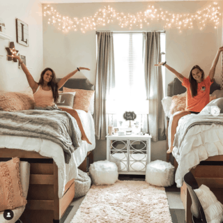 24 Photos of Insanely Beautiful & Organized Dorm Rooms - By Sophia Lee