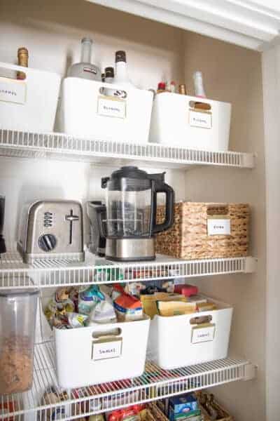 6 Realistic Tips + Tricks To Small Pantry Organization That I Swear By ...