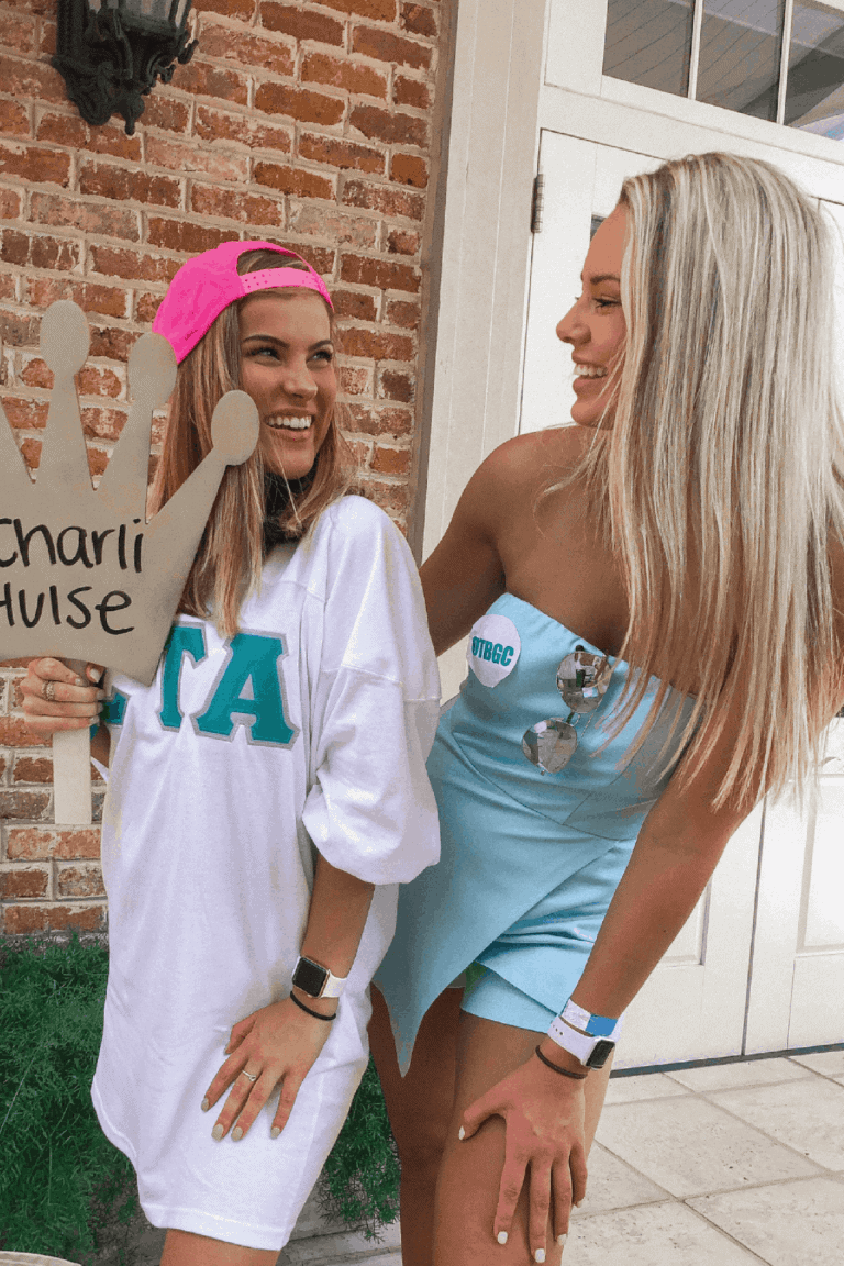 23 Best Sorority Paddles You Need To Recreate For Your Big This Year