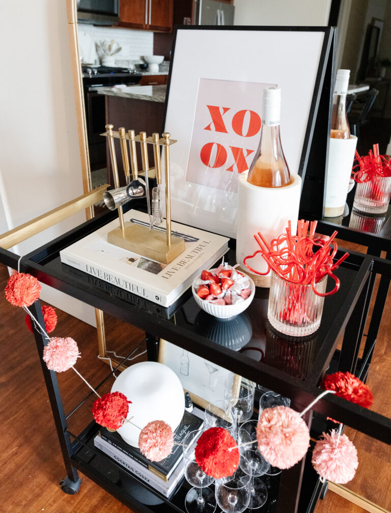 The Cute Valentines Decor Ideas Sophia Used In Her Apartment (free Valentines Day printable!)